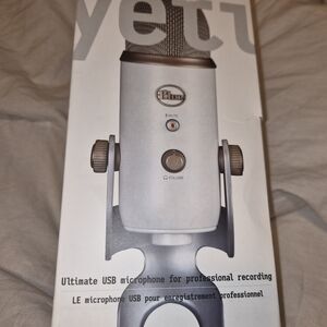 Logitech Blue Yeti USB Microphone - Silver